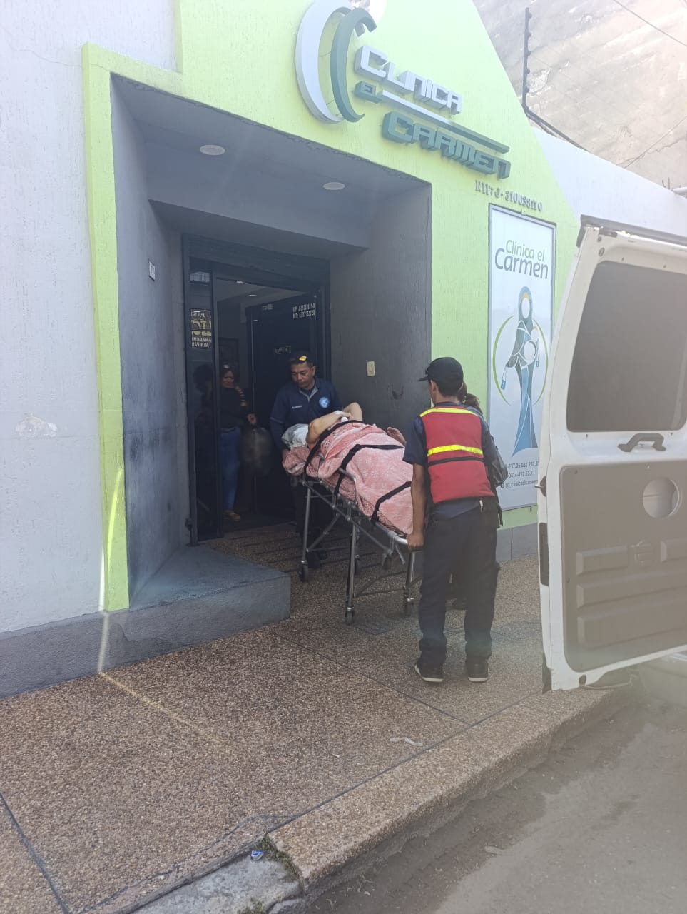 Traslado hasta la puerta de un centro asistencial