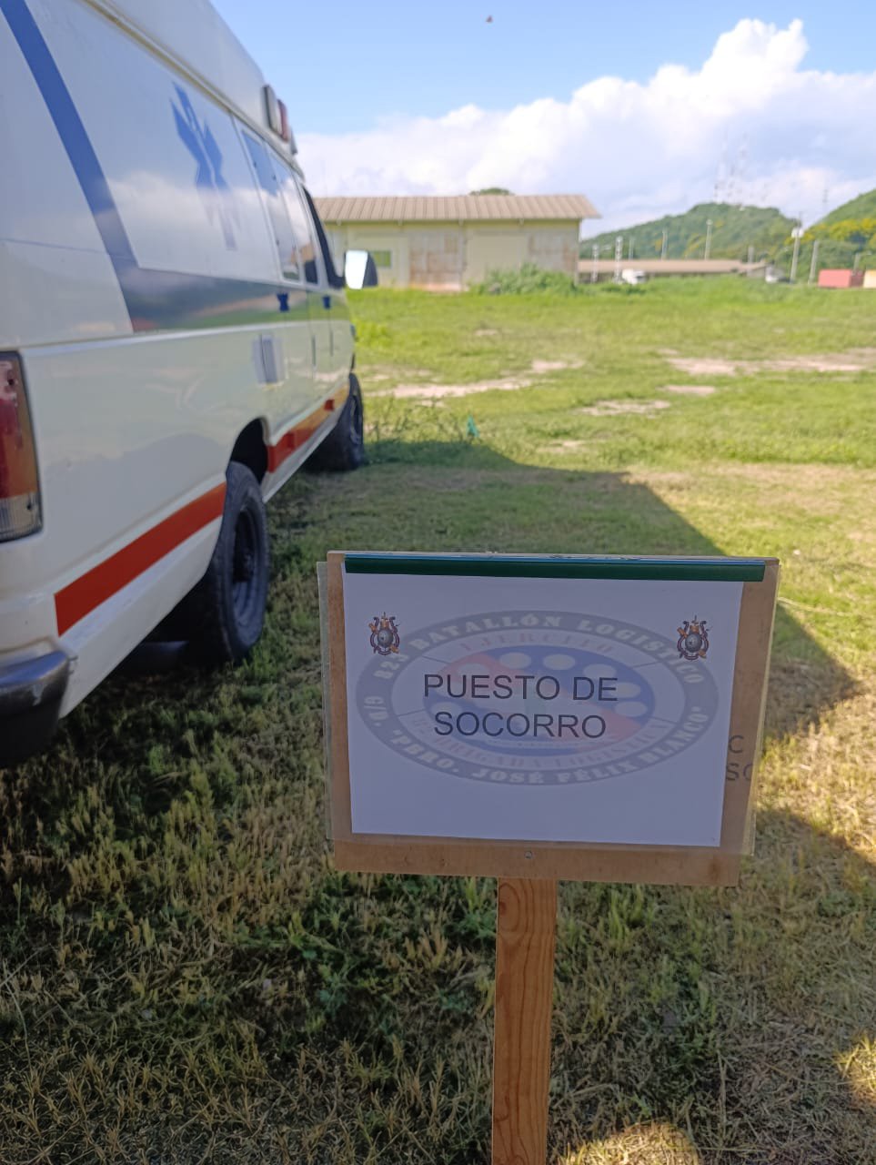 Ambulancia VitalSupportFS durante un servicio al aire libre